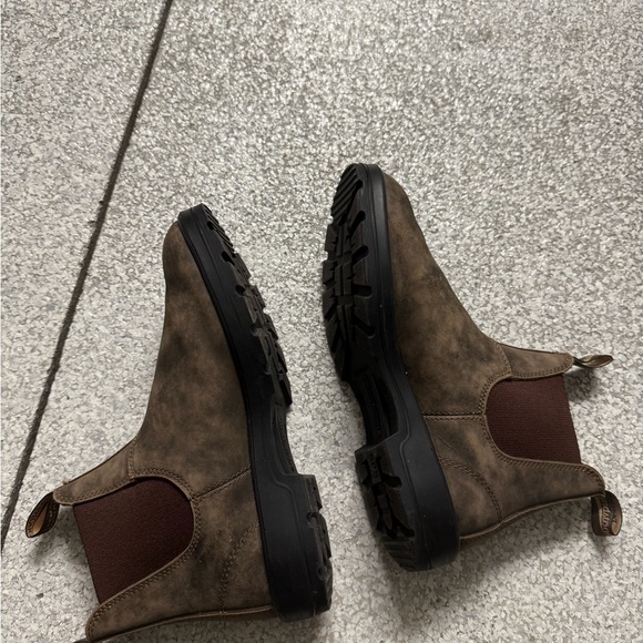 Blundstones - Picture 3 of 5